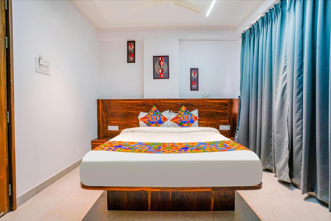 Fabhotel Crystal Inn - Nr Suvarndeep Chowk Pimpri-Chinchwad Eksteriør billede