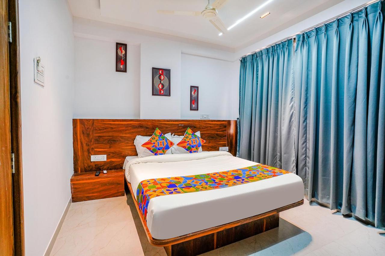 Fabhotel Crystal Inn - Nr Suvarndeep Chowk Pimpri-Chinchwad Eksteriør billede
