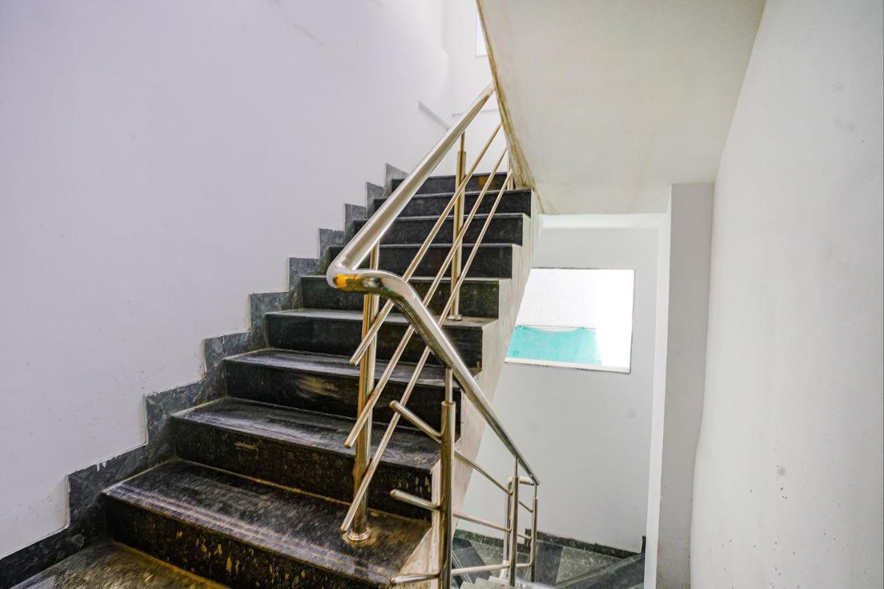 Fabhotel Crystal Inn - Nr Suvarndeep Chowk Pimpri-Chinchwad Eksteriør billede