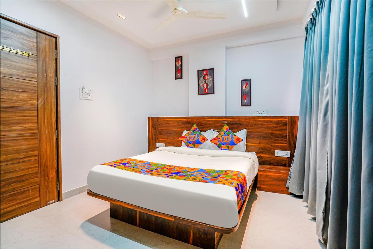 Fabhotel Crystal Inn - Nr Suvarndeep Chowk Pimpri-Chinchwad Eksteriør billede